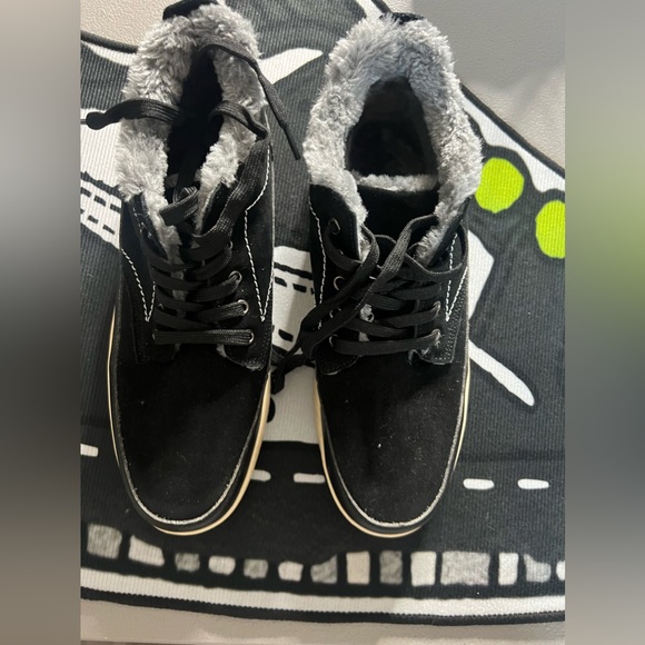 Hayeabi Mens Waterproof Winter Cold Weather Shoes with warm Fur Lining - Picture 4 of 5